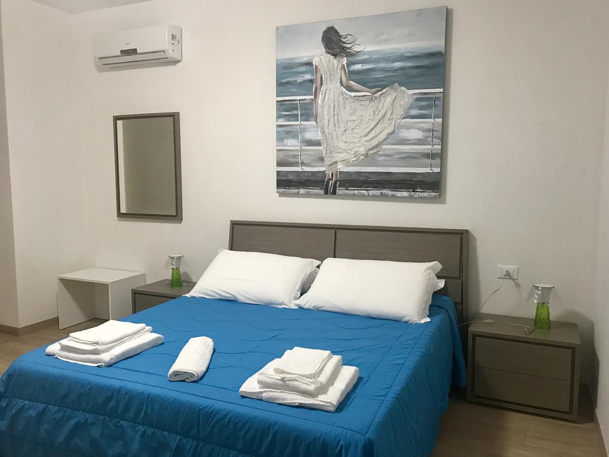 Baia Dell'Orso Bed and Breakfast Torre dell'Orso Buitenkant foto
